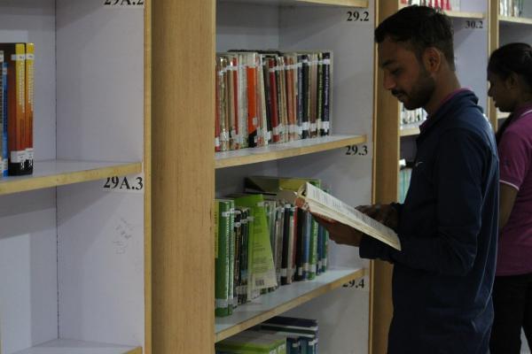 Gardi Vidyapith Rajkot Library photo 8